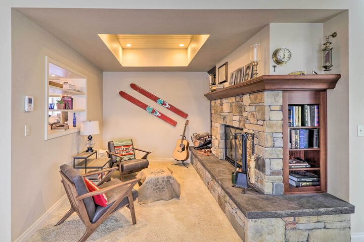 Peaceful Lakeside Retreat w / Deck & Amazing Views!