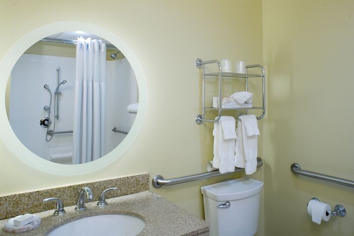 Room 32 of 48