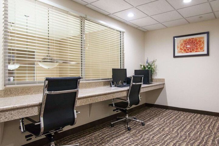 Business Center 41 of 41