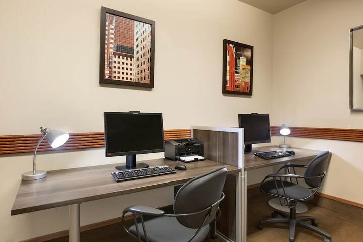 Business Center 44 of 44
