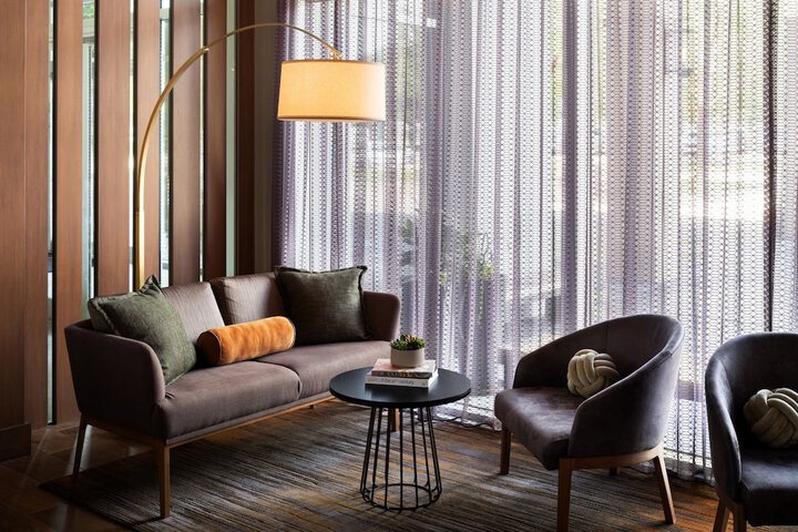 Lounge 91 of 103