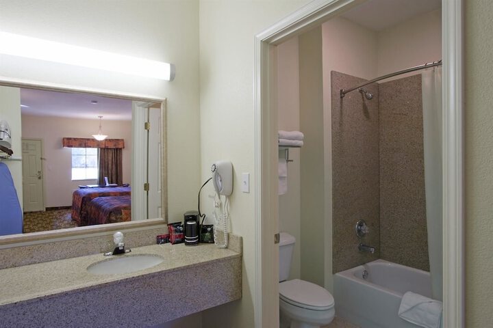 Room 9 of 24