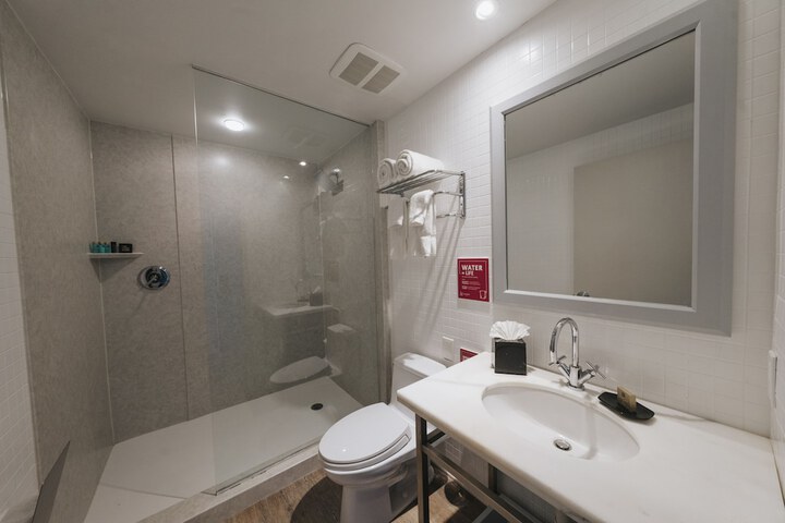 Room 45 of 117