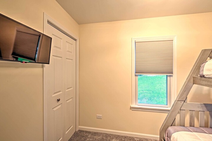 Updated Twin Lakes Cottage Walk to Lake Mary