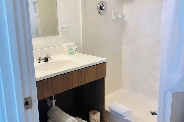 Blue Sage Inn & Suites