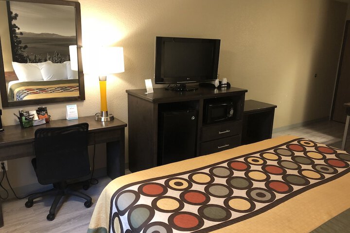 Room 13 of 19