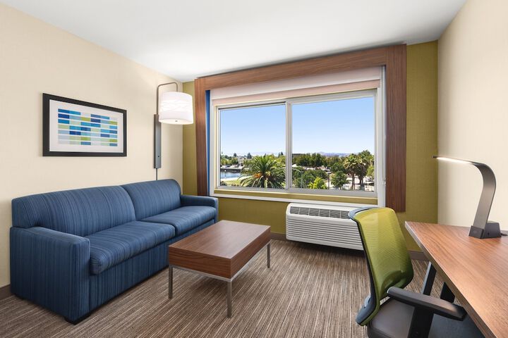 Room 40 of 63