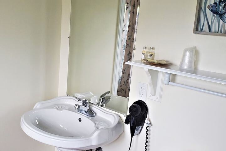 The Elmere House Bed & Breakfast