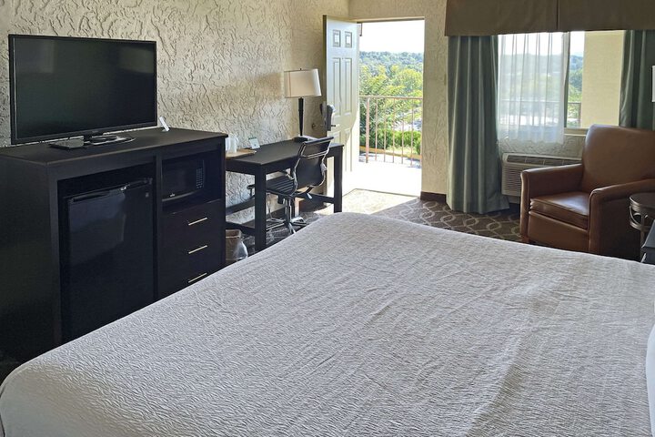 Quality Inn Clinton North