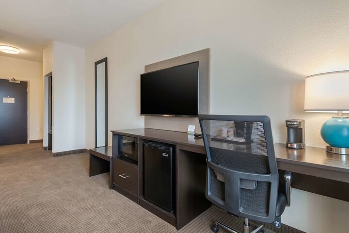 Room 15 of 34