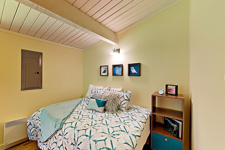 Room 12 of 28