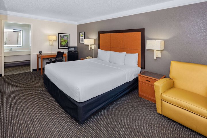 Room 44 of 65