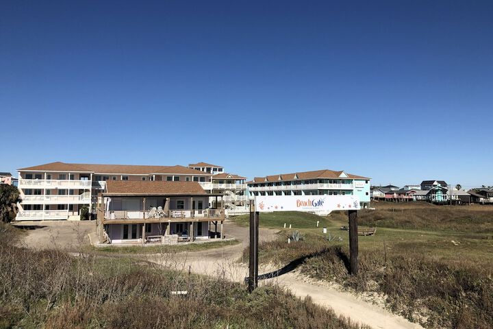 Beachgate CondoSuites and Oceanfront Resort