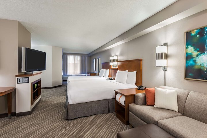 Hyatt Place Bentonville / Rogers