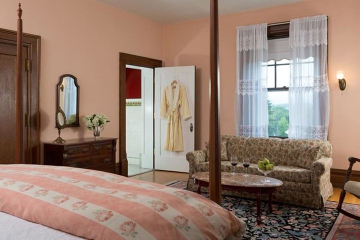 Room 49 of 134
