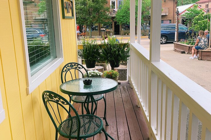 The Iris Garden Downtown Cottages and Suites