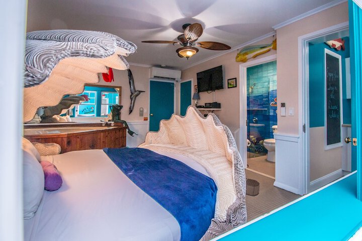 Room 115 of 153