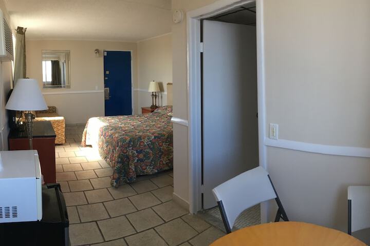 Room 28 of 44