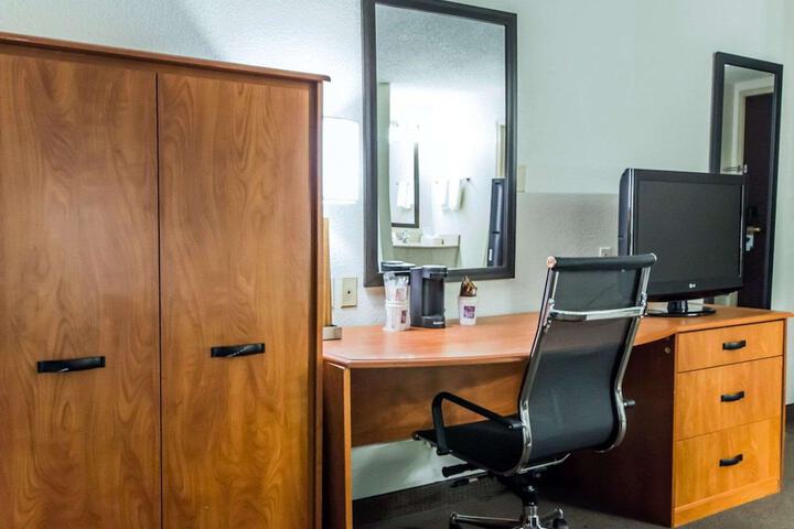 Room 26 of 39