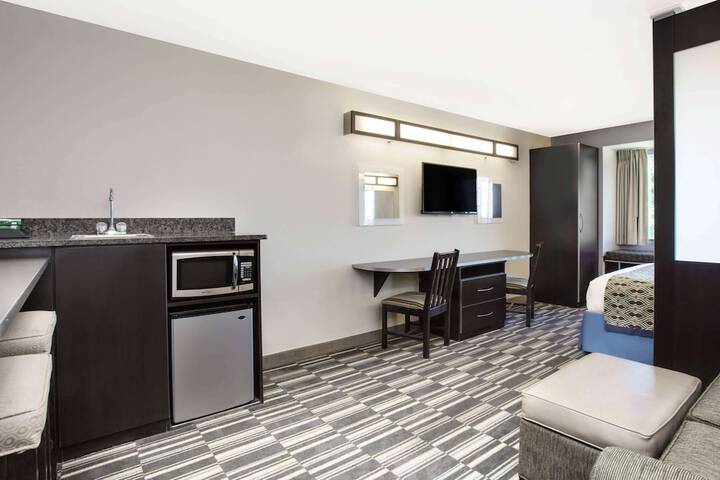 Room 20 of 37