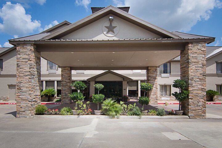 Hotel 2 of 32