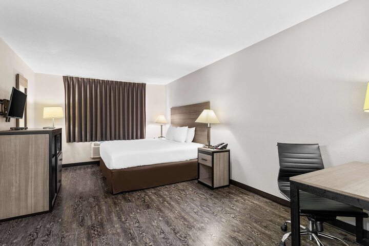 Room 20 of 32