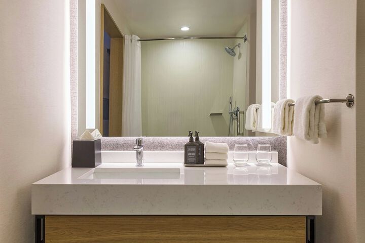 Sheraton Grand Sacramento Hotel