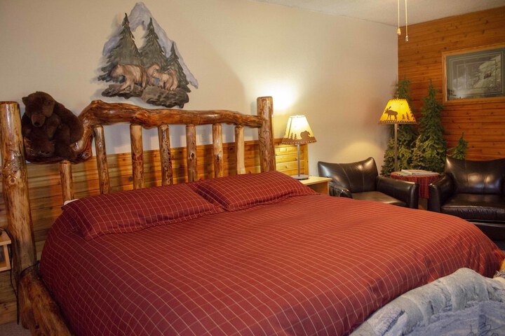 Crandell Mountain Lodge