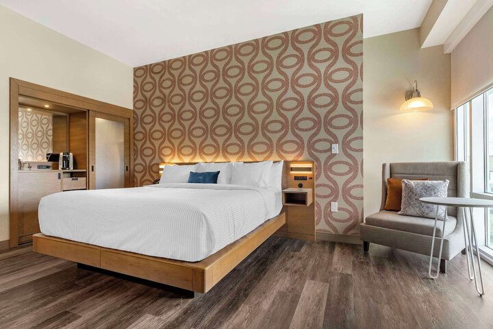 Room 38 of 60