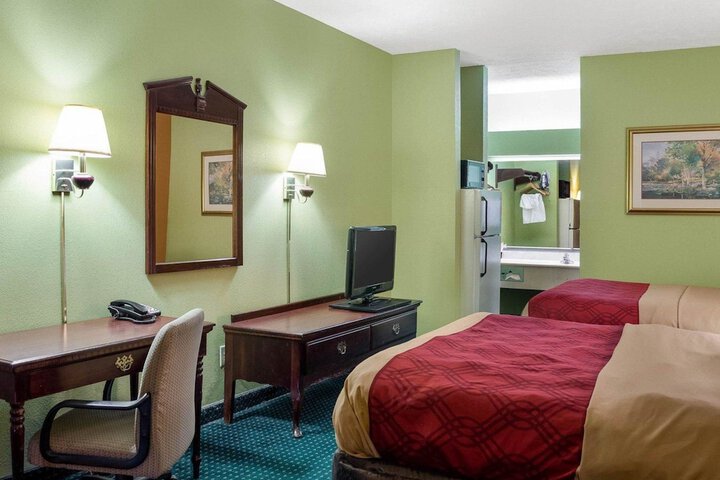 Econo Lodge Canton I-55
