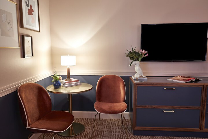 Room 30 of 40
