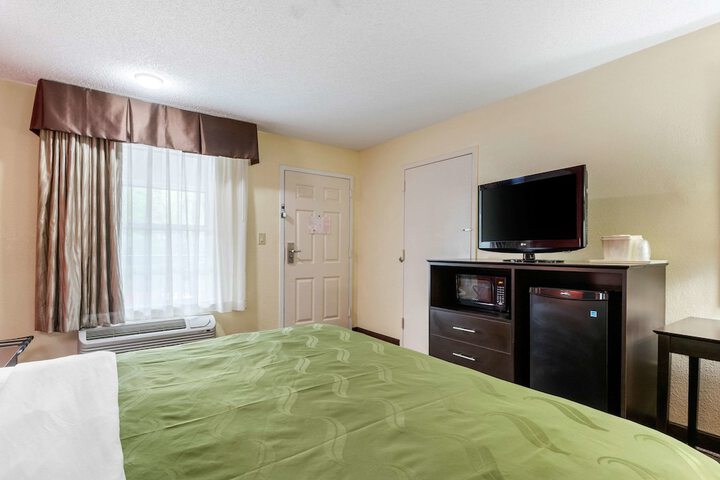 Room 9 of 43