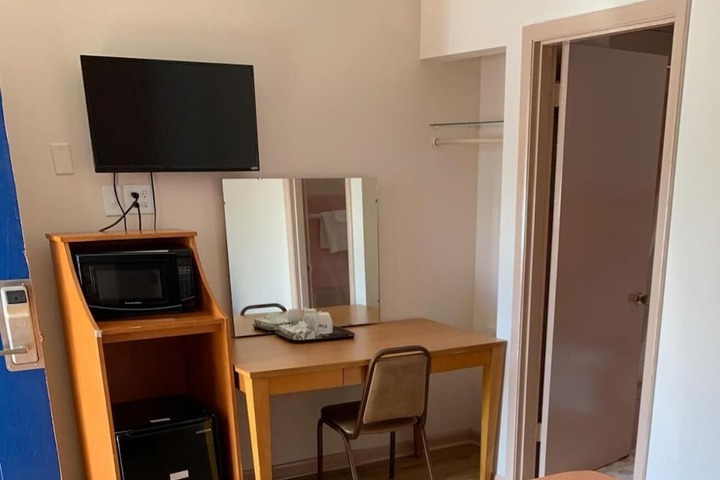 Room 12 of 23