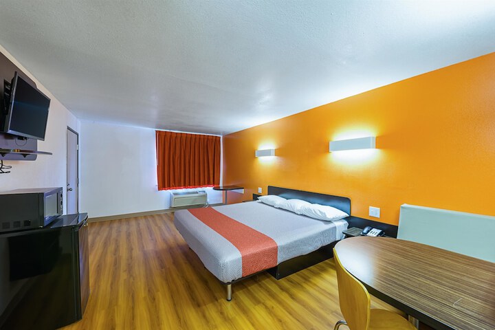Room 14 of 31