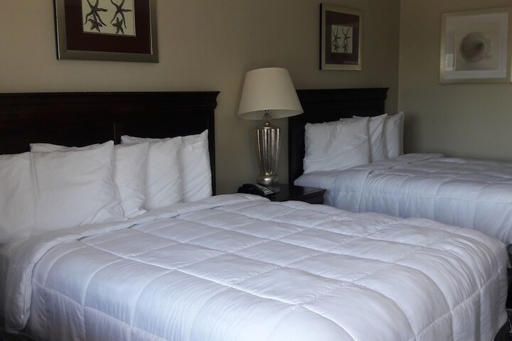 Room 10 of 14
