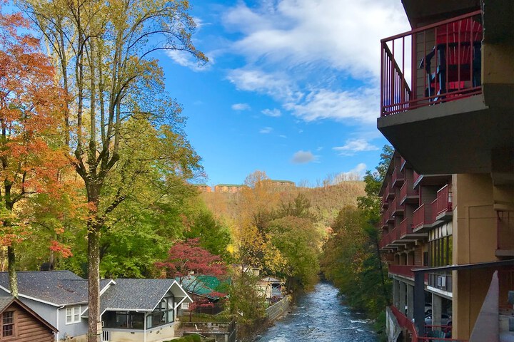 Baymont by Wyndham Gatlinburg on the River