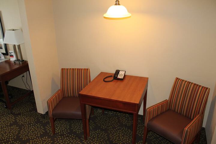 Holiday Inn Express & Suites Starkville by IHG