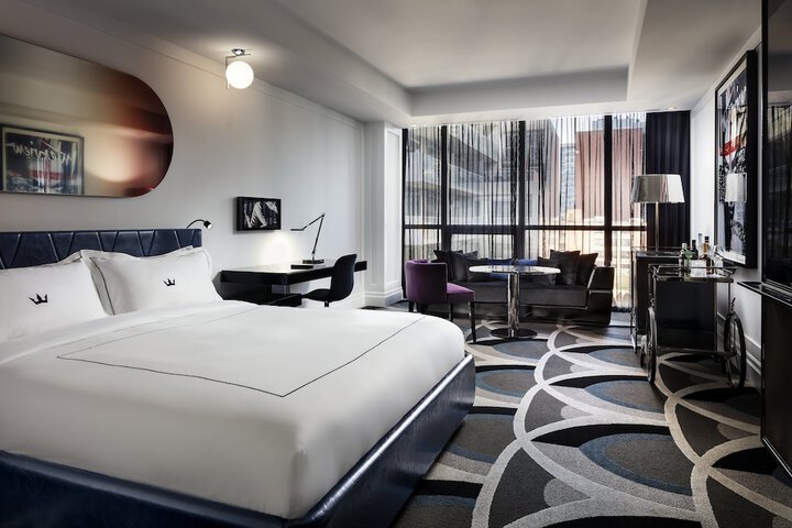 Room 25 of 46