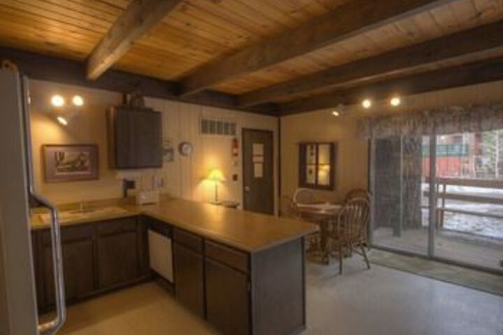 Conveniently Located Tahoe Home for 10 by RedAwning