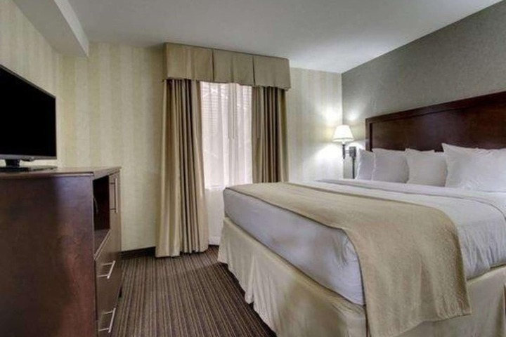 Room 27 of 47