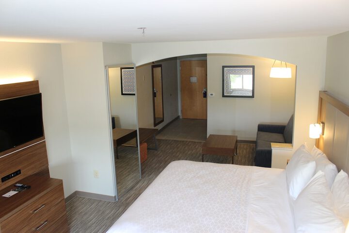Room 19 of 35