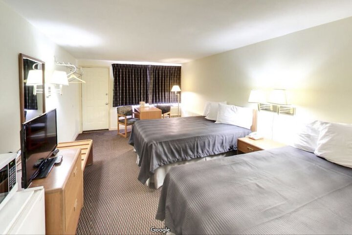 Travelers Inn