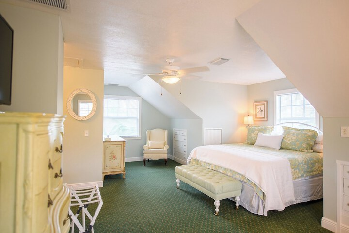 Room 109 of 234