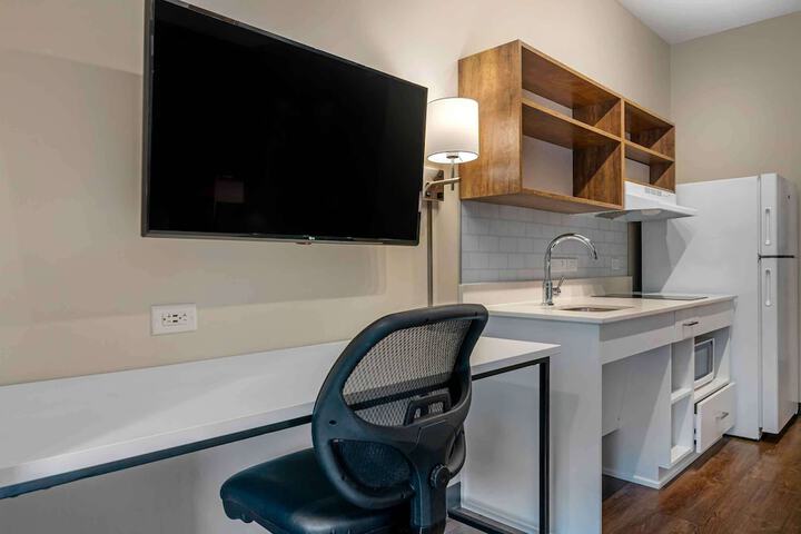 Room 9 of 31