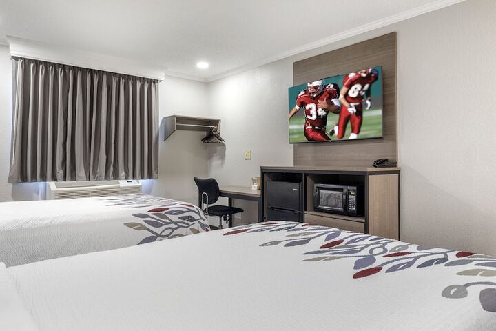Room 17 of 28