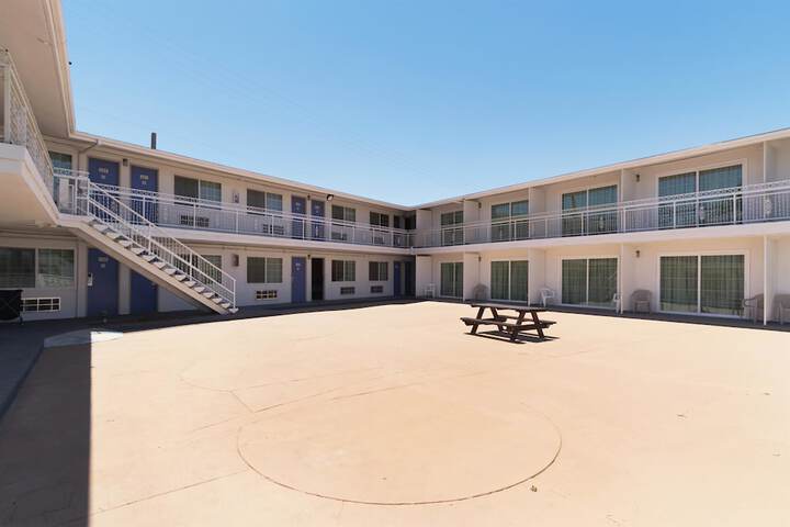 Hotel 7 of 34