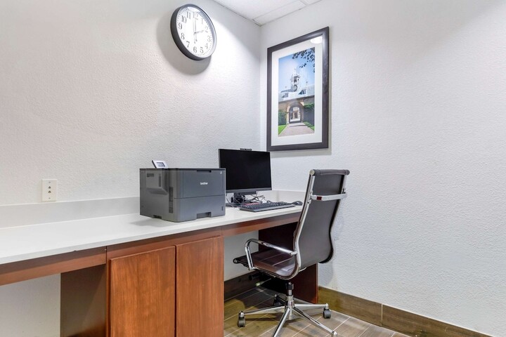 Business Center 45 of 45