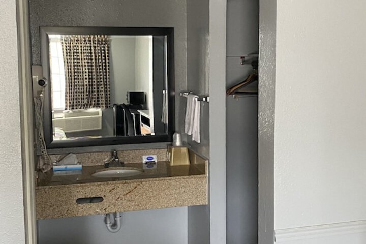 Room 3 of 12