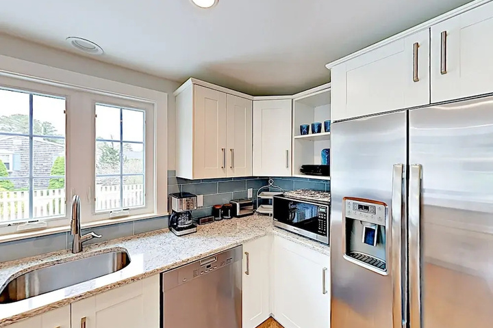 Remodeled Beach Haven W / New Chefs Kitchen 4 Bedroom Home