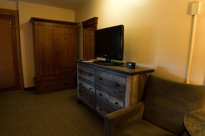Room 35 of 191